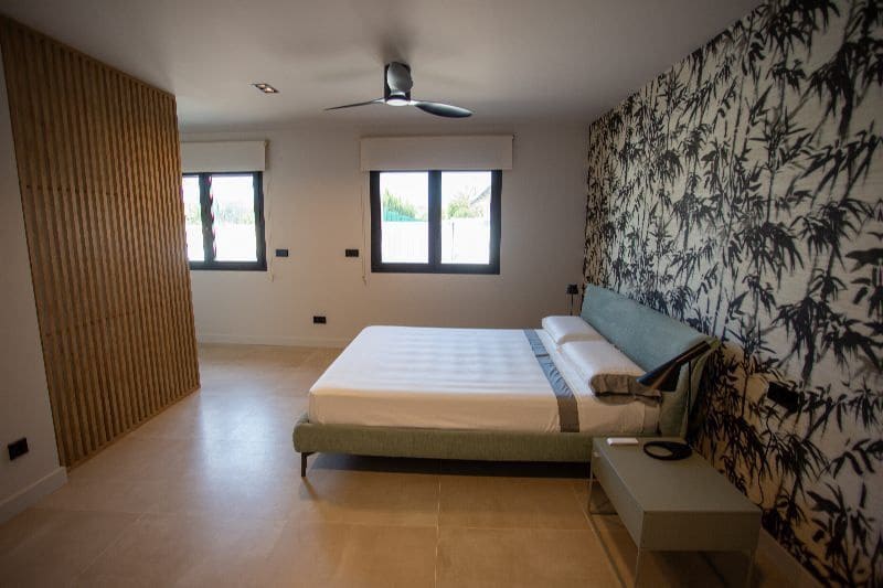 3 bedroom Villa for sale in Denia with pool garage - € 1,595,000 (Ref: 9883990)