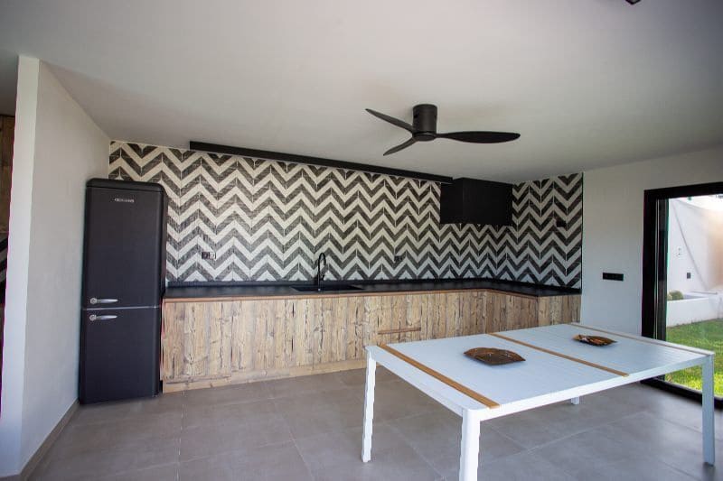 3 bedroom Villa for sale in Denia with pool garage - € 1,595,000 (Ref: 9883990)