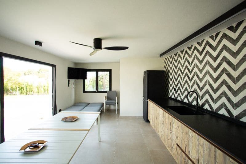 3 bedroom Villa for sale in Denia with pool garage - € 1,595,000 (Ref: 9883990)