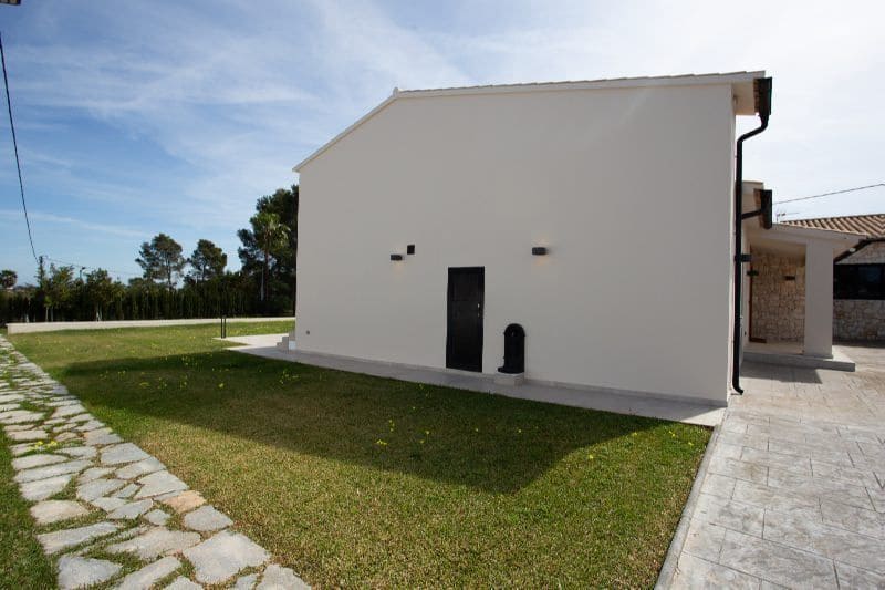 3 bedroom Villa for sale in Denia with pool garage - € 1,595,000 (Ref: 9883990)