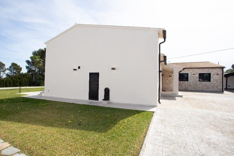 3 bedroom Villa for sale in Denia with pool garage - € 1,595,000 (Ref: 9883990)