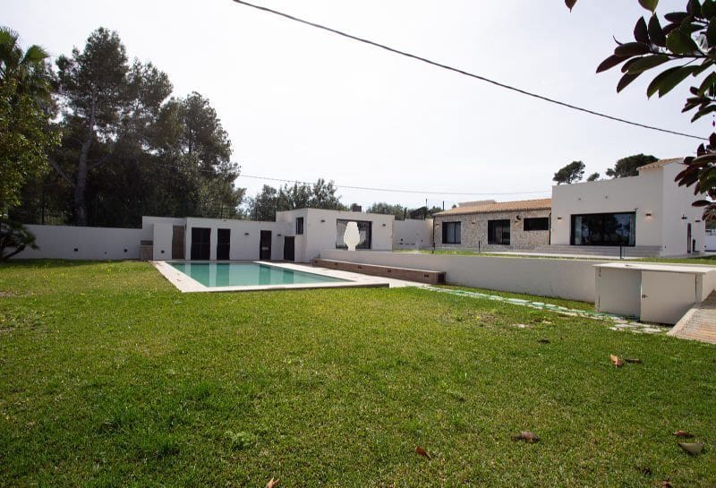 3 bedroom Villa for sale in Denia with pool garage - € 1,595,000 (Ref: 9883990)
