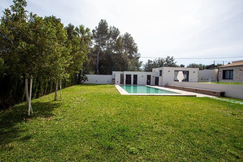 3 bedroom Villa for sale in Denia with pool garage - € 1,595,000 (Ref: 9883990)
