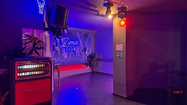 Commercial for sale in Benidorm - € 2,000,000 (Ref: 9895714)