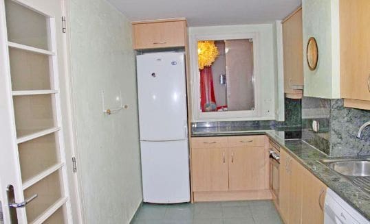 2 sovrum Lägenhet att hyra i Benidorm med pool - 1 280 € (Ref: 9902768)