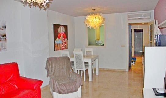 2 sovrum Lägenhet att hyra i Benidorm med pool - 1 280 € (Ref: 9902768)