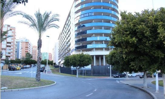 2 sovrum Lägenhet att hyra i Benidorm med pool - 1 280 € (Ref: 9902768)