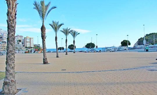 2 sovrum Lägenhet att hyra i Benidorm med pool - 1 280 € (Ref: 9902768)