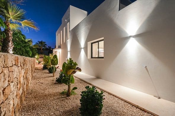 Chalet de 4 habitaciones en Benissa en venta con piscina garaje - 3.195.000 € (Ref: 9915177)