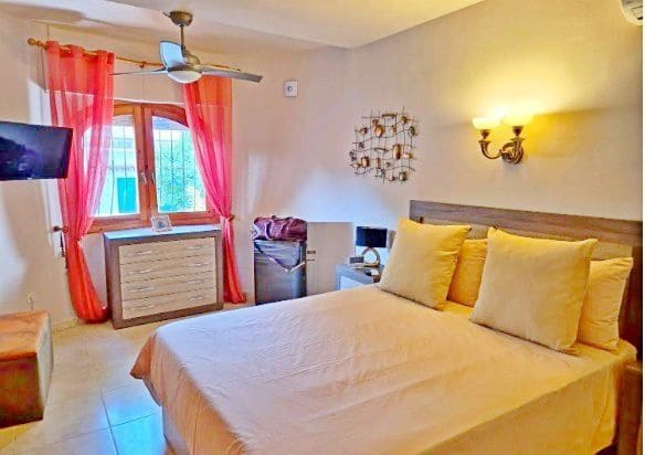 4 soverom Villa til salgs i Moraira, Teulada-Moraira med svømmebasseng garasje - € 650 000 (Ref: 9926710)