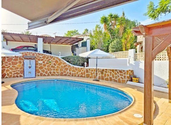 4 soverom Villa til salgs i Moraira, Teulada-Moraira med svømmebasseng garasje - € 650 000 (Ref: 9926710)