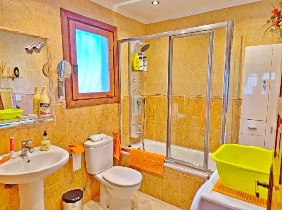 4 soverom Villa til salgs i Moraira med svømmebasseng garasje - € 650 000 (Ref: 9926710)