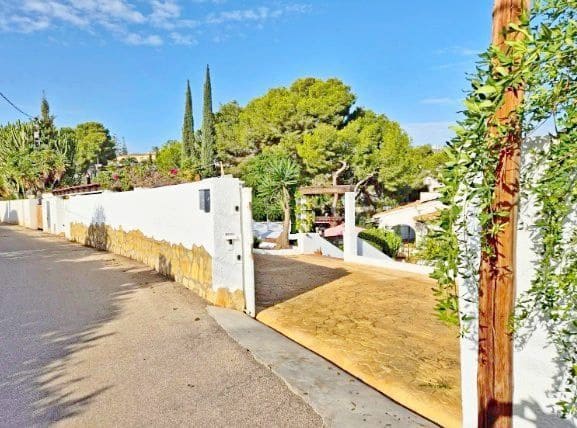 4 soverom Villa til salgs i Moraira med svømmebasseng garasje - € 650 000 (Ref: 9926710)