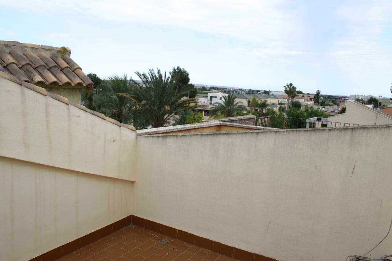 4 soveværelse Bungalow til salg i Daya Nueva med garage - € 240.000 (Ref: 4259495)