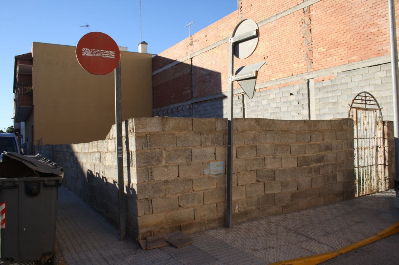 Grunde uden byggetilladelser til salg i Los Palacios - € 160.000 (Ref: 4374139)