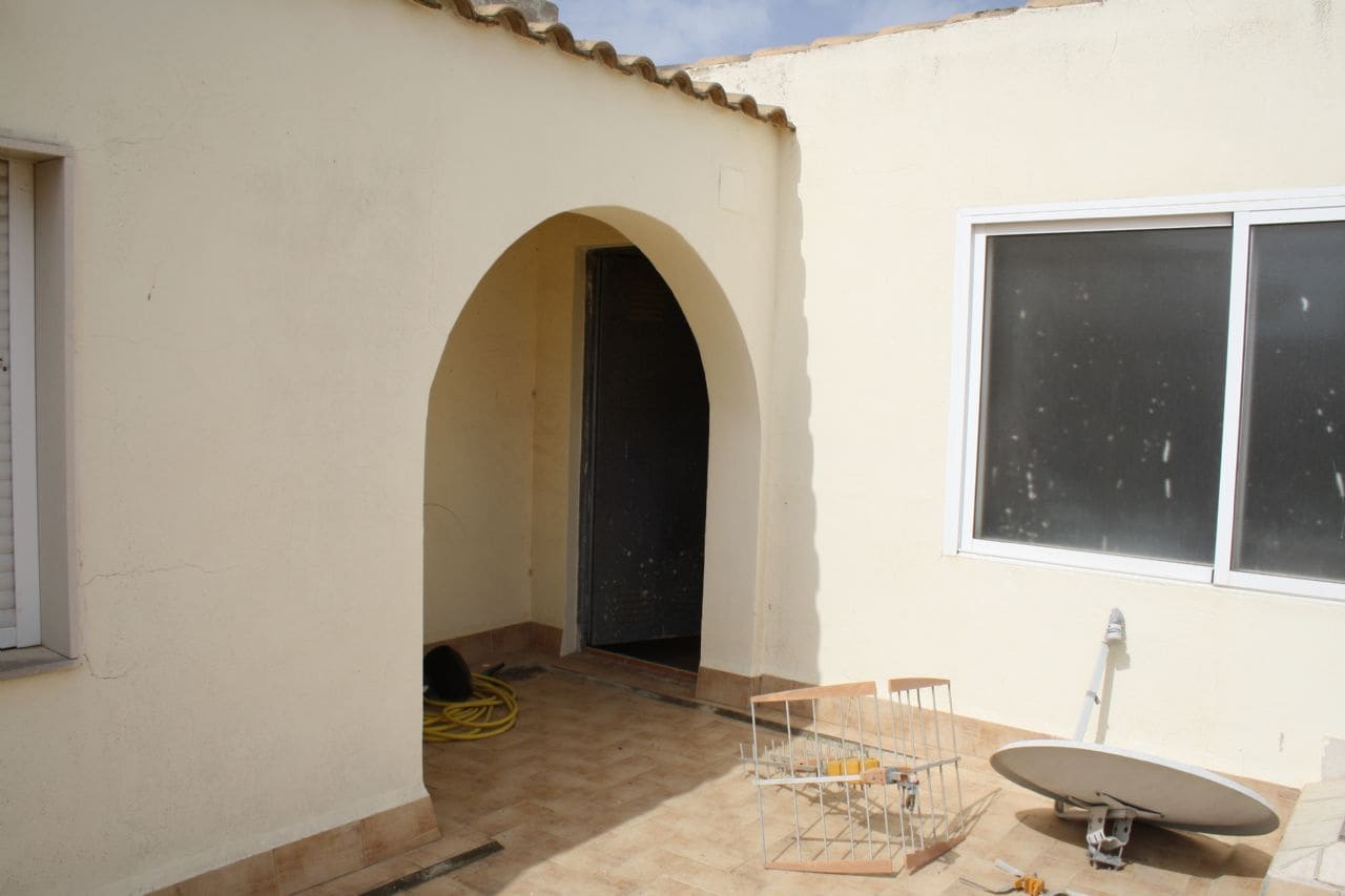 8 soverom Villa til salgs i Heredades med svømmebasseng garasje - € 399 000 (Ref: 4511112)