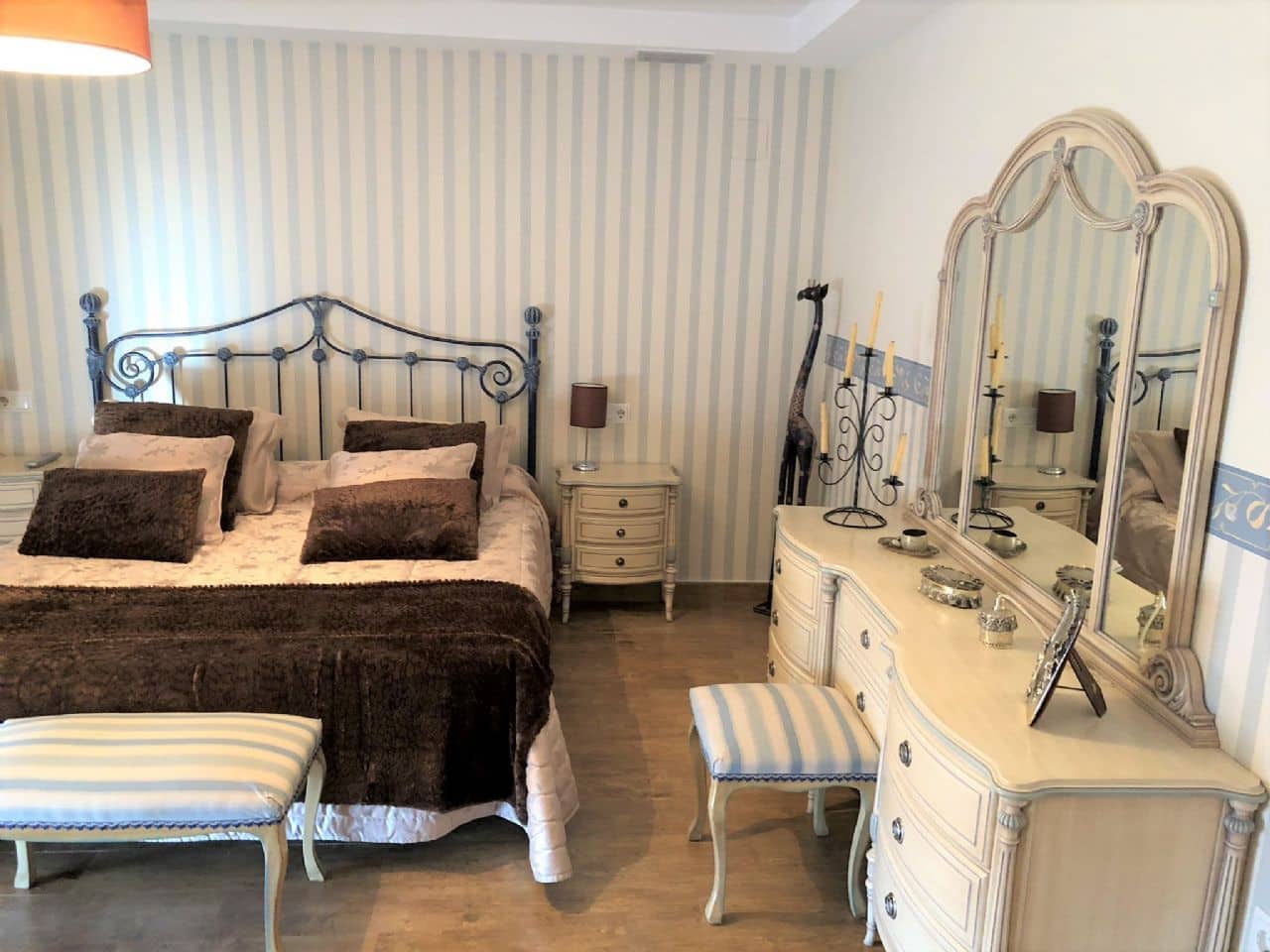 8 soverom Villa til salgs i Heredades med svømmebasseng garasje - € 399 000 (Ref: 4511112)