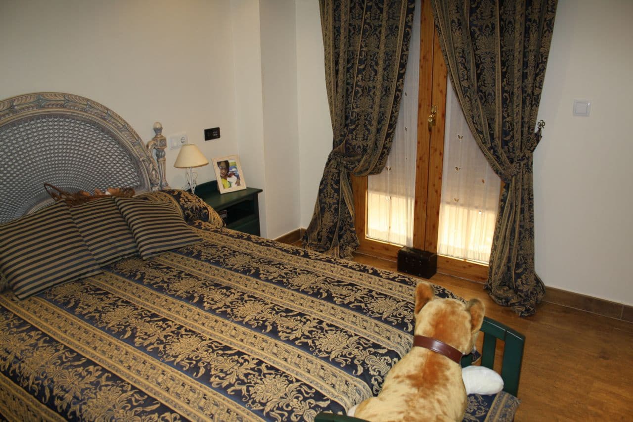 8 soverom Villa til salgs i Heredades med svømmebasseng garasje - € 399 000 (Ref: 4511112)