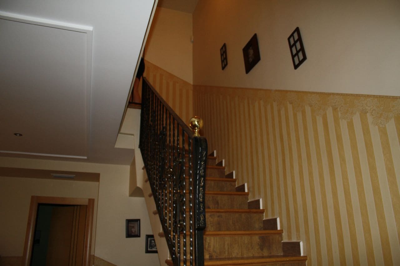 8 soverom Villa til salgs i Heredades med svømmebasseng garasje - € 399 000 (Ref: 4511112)