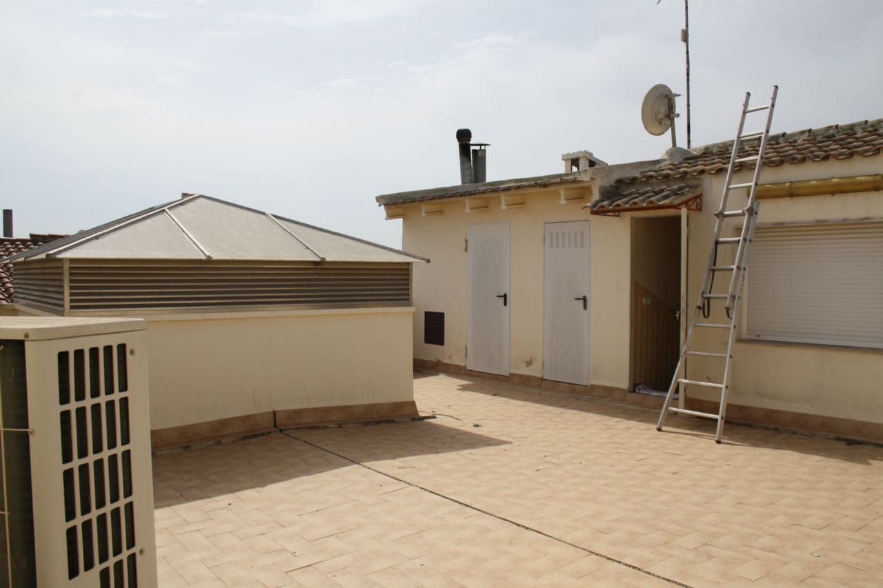 8 soverom Villa til salgs i Heredades med svømmebasseng garasje - € 399 000 (Ref: 4511112)