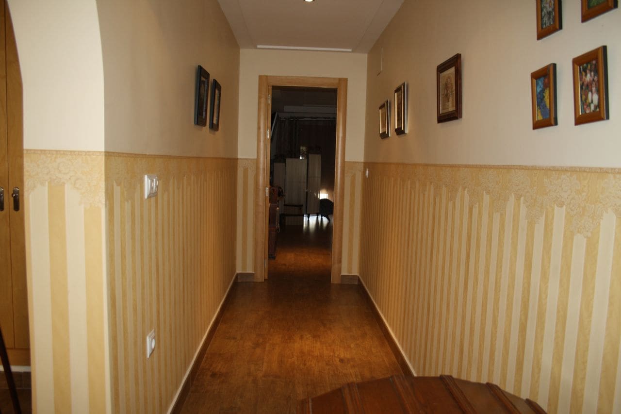 8 soverom Villa til salgs i Heredades med svømmebasseng garasje - € 399 000 (Ref: 4511112)