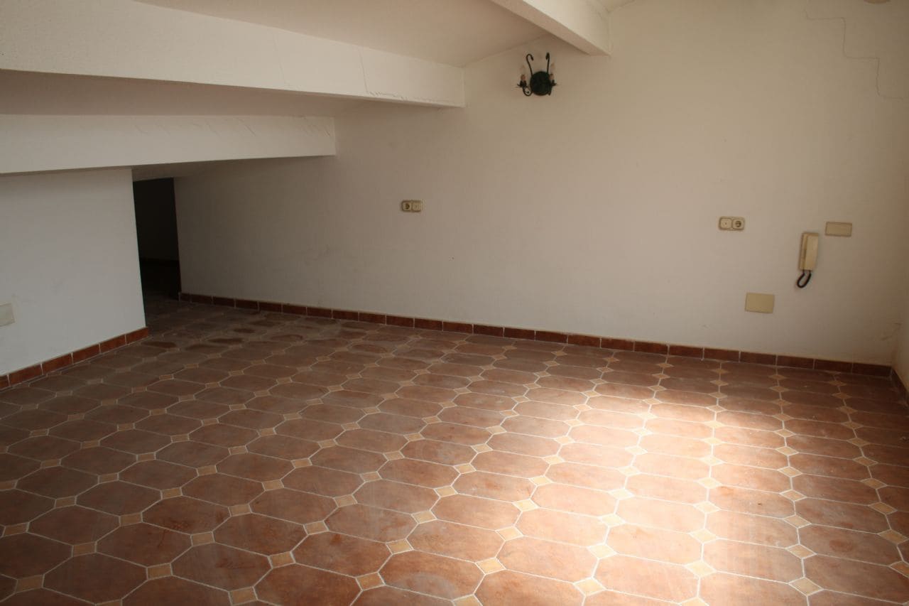 8 soverom Villa til salgs i Heredades med svømmebasseng garasje - € 399 000 (Ref: 4511112)