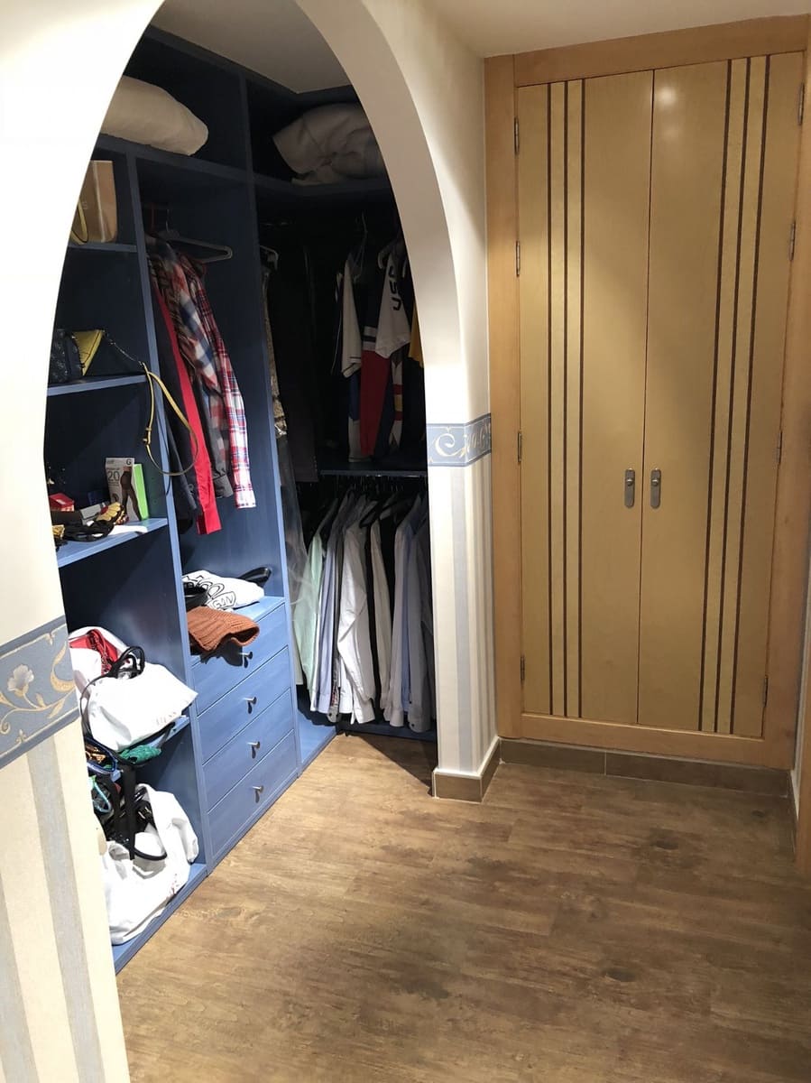 8 soverom Villa til salgs i Heredades med svømmebasseng garasje - € 399 000 (Ref: 4511112)