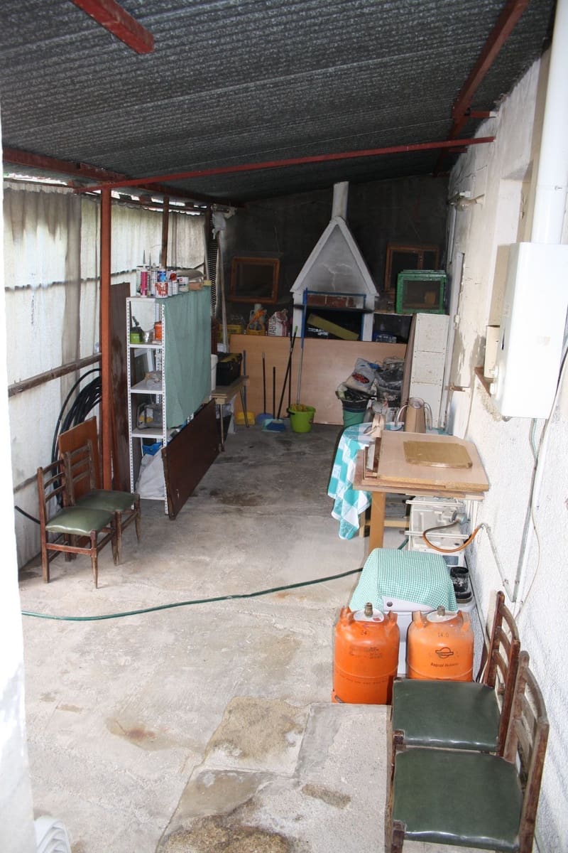 4 bedroom Townhouse for sale in Formentera del Segura with garage - € 180,000 (Ref: 4841594)