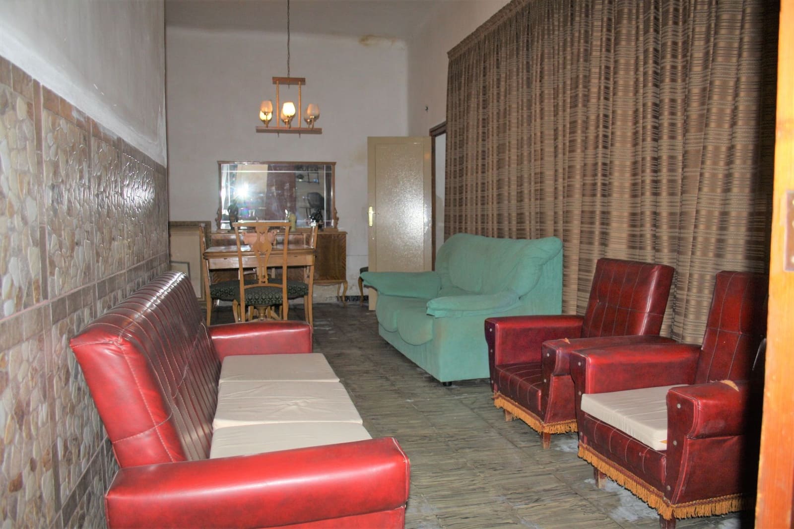 4 bedroom Townhouse for sale in Formentera del Segura with garage - € 180,000 (Ref: 4841594)