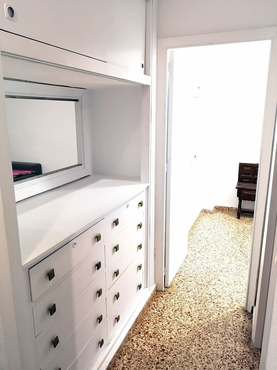 3 slaapkamer Flat te huur in Torrevieja - € 950 (Ref: 5542206)