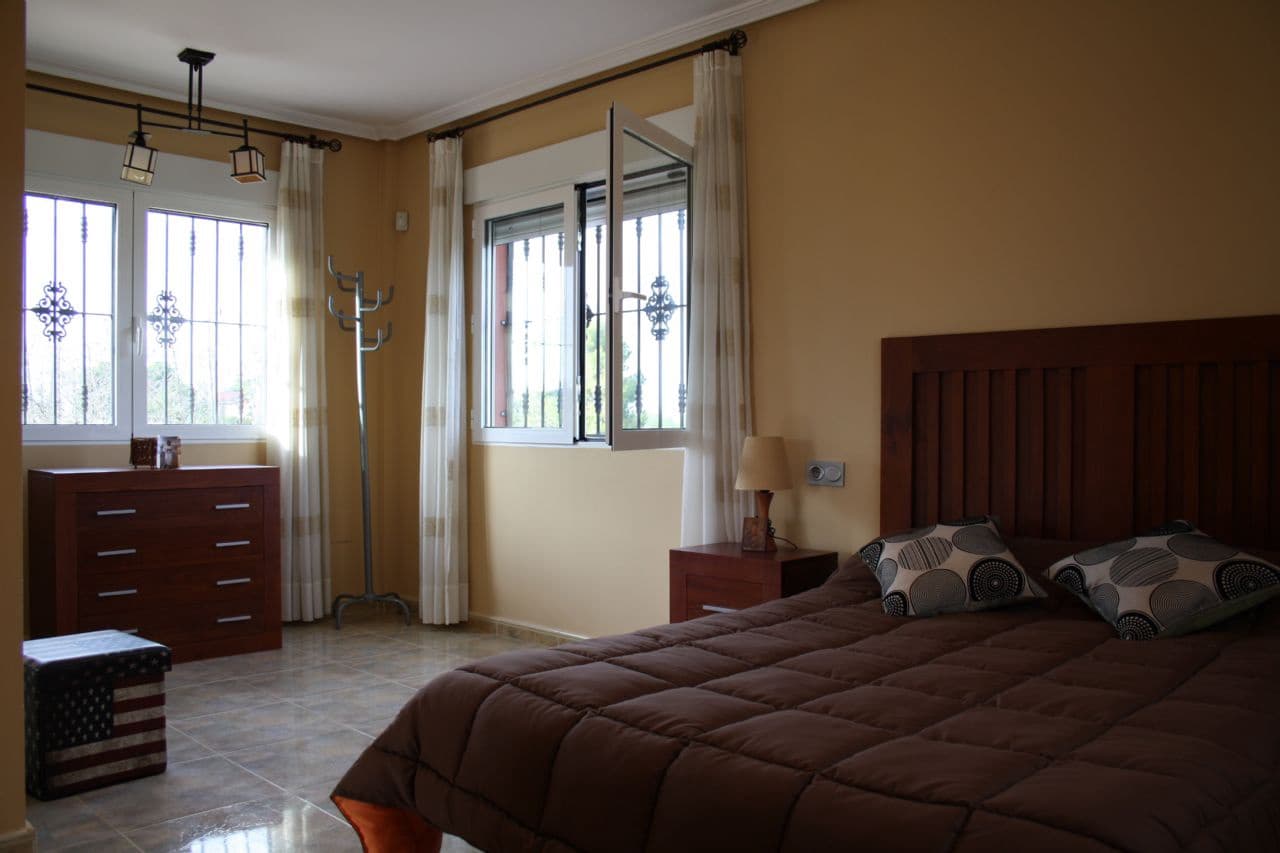 4 soveværelse Finca/Landehus til salg i Algorfa med garage - € 550.000 (Ref: 5929532)