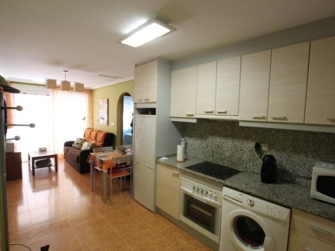 2 Zimmer Apartment zu vermieten in Los Palacios mit Pool - 600 € (Ref: 6004377)