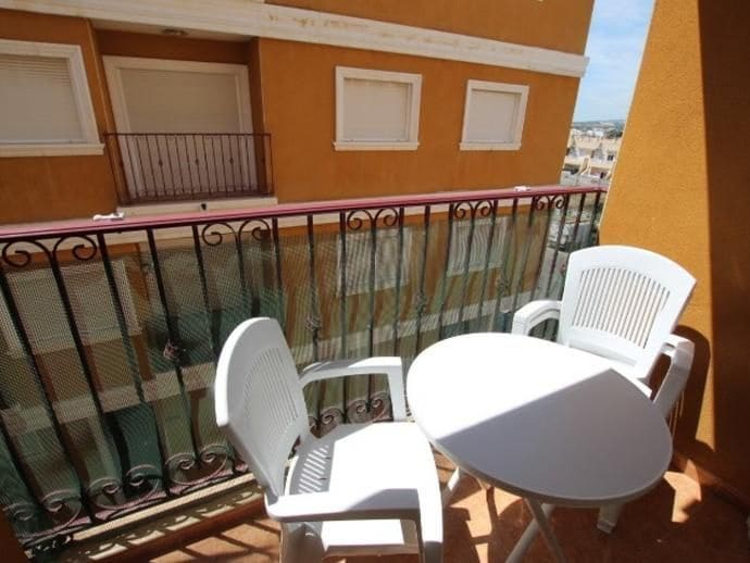 2 Zimmer Apartment zu vermieten in Los Palacios mit Pool - 600 € (Ref: 6004377)