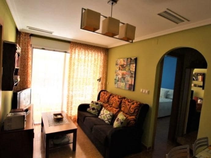 2 Zimmer Apartment zu vermieten in Los Palacios mit Pool - 600 € (Ref: 6004377)