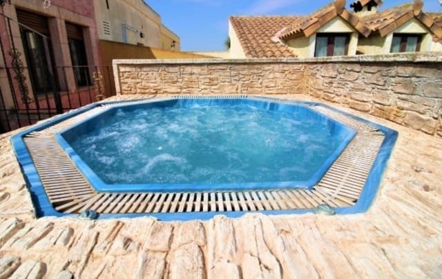 7 Zimmer Villa zu verkaufen in Daya Nueva - 420.000 € (Ref: 7183654)