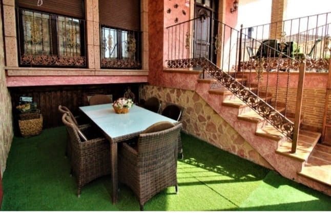 7 Zimmer Villa zu verkaufen in Daya Nueva - 420.000 € (Ref: 7183654)