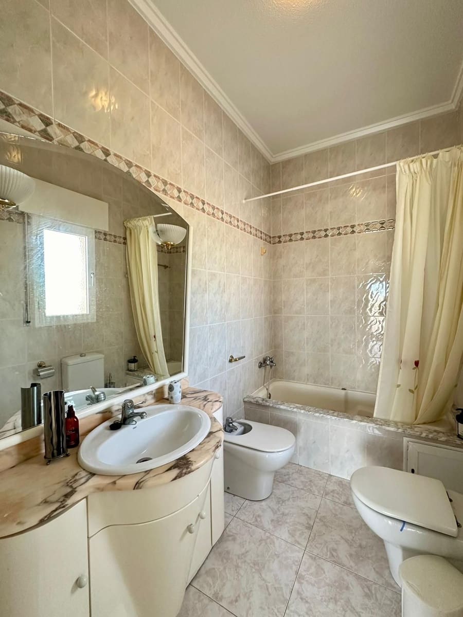 4 Zimmer Villa zu verkaufen in Ciudad Quesada mit Pool - 555.000 € (Ref: 8188989)