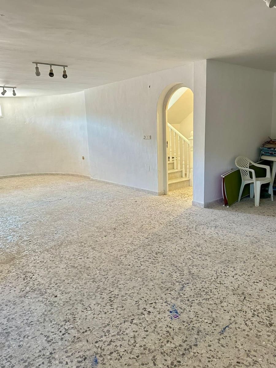 4 Zimmer Villa zu verkaufen in Ciudad Quesada mit Pool - 555.000 € (Ref: 8188989)