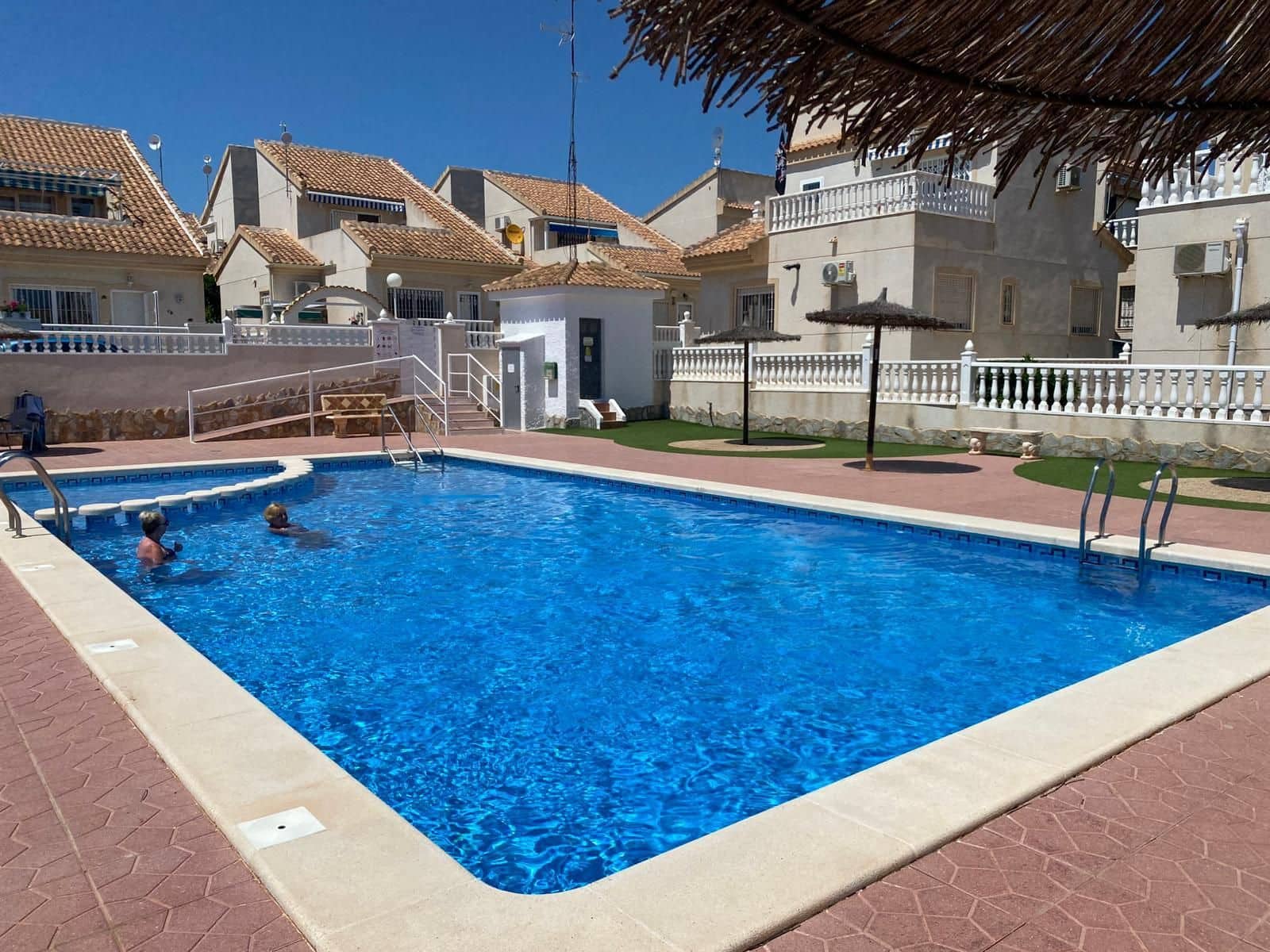2 Zimmer Villa zu verkaufen in Rojales mit Pool - 157.000 € (Ref: 9016769)
