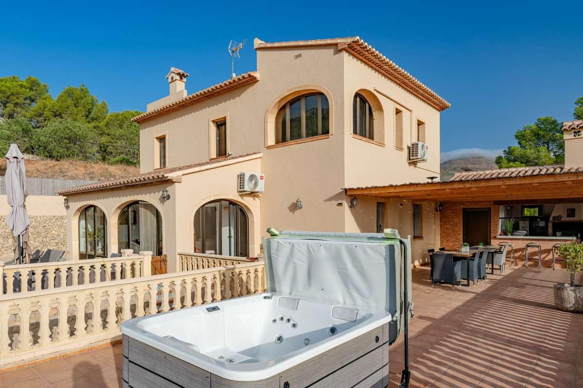 5 chambre Finca/Maison de Campagne à vendre à Benissa avec piscine - 1 400 000 € (Ref: 10016679)