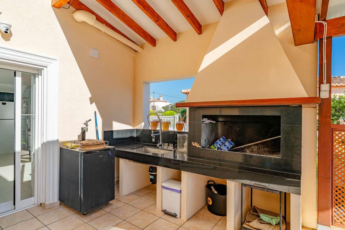 5 sypialnia Willa na sprzedaż w Calpe / Calp z basenem garażem - 1 400 000 € (Ref: 10111120)