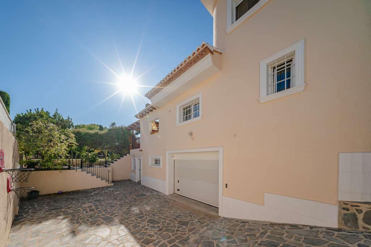 5 sypialnia Willa na sprzedaż w Calpe / Calp z basenem garażem - 1 400 000 € (Ref: 10111120)