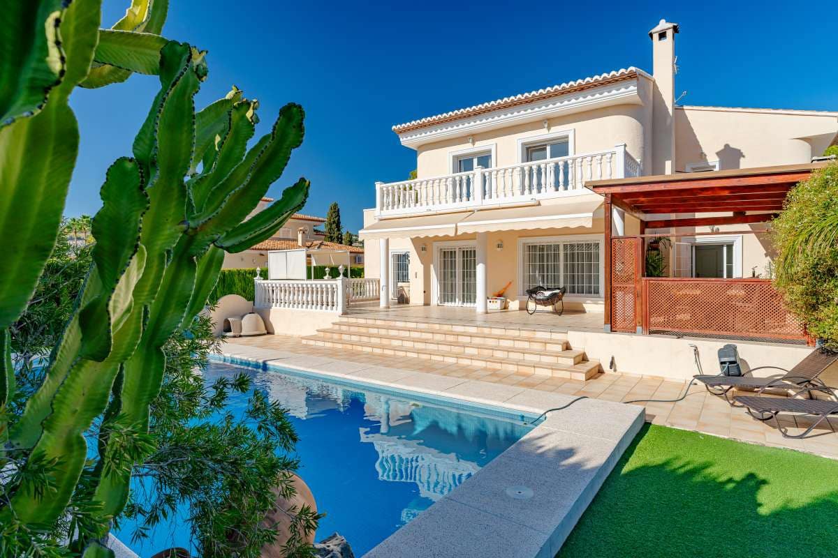5 sypialnia Willa na sprzedaż w Calpe / Calp z basenem garażem - 1 400 000 € (Ref: 10111120)