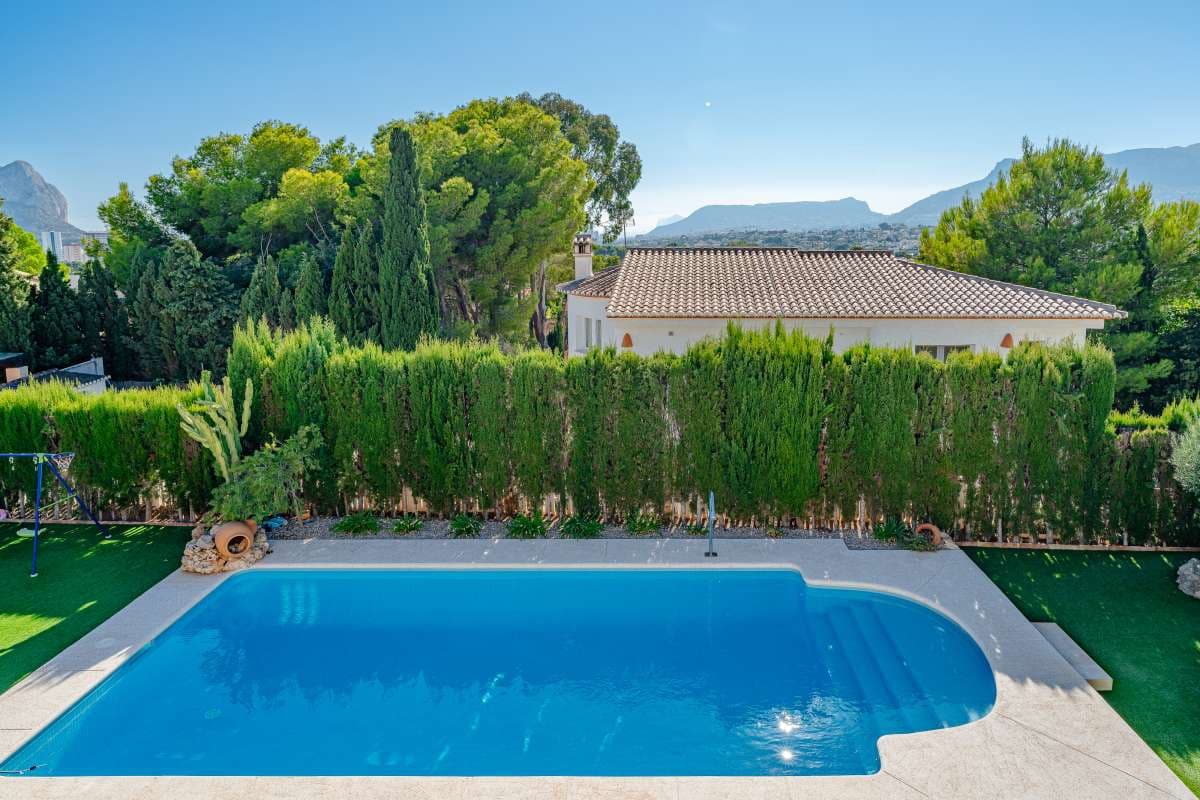 5 sypialnia Willa na sprzedaż w Calpe / Calp z basenem garażem - 1 400 000 € (Ref: 10111120)