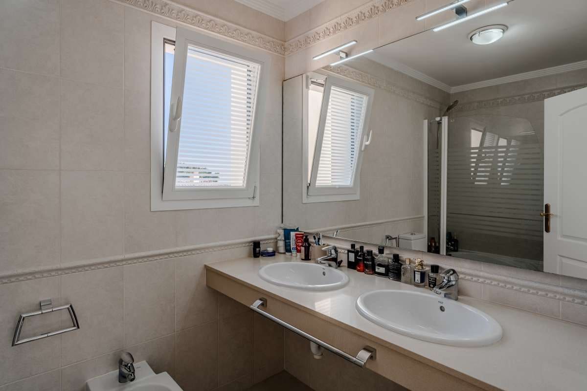 5 sypialnia Willa na sprzedaż w Calpe / Calp z basenem garażem - 1 400 000 € (Ref: 10111120)