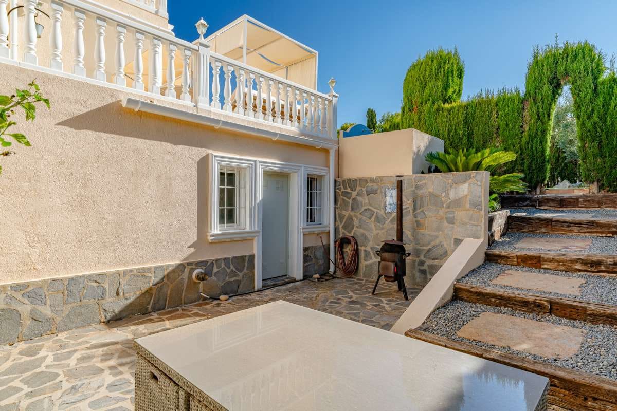 5 sypialnia Willa na sprzedaż w Calpe / Calp z basenem garażem - 1 400 000 € (Ref: 10111120)
