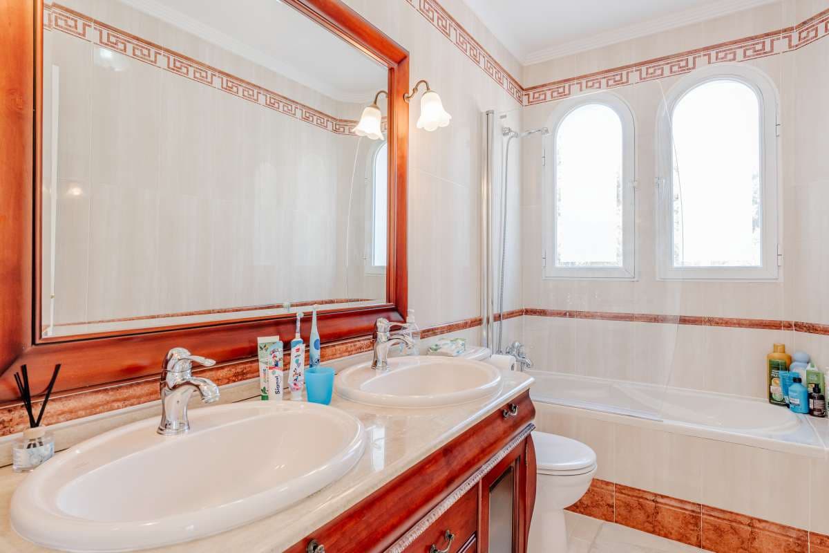 5 sypialnia Willa na sprzedaż w Calpe / Calp z basenem garażem - 1 400 000 € (Ref: 10111120)