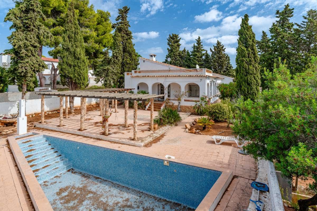 4 soveværelse Villa til salg i Calpe / Calp med swimmingpool garage - € 640.000 (Ref: 10132183)
