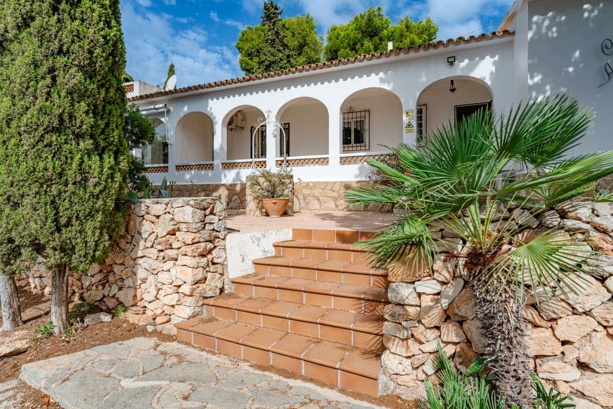 4 soveværelse Villa til salg i Calpe / Calp med swimmingpool garage - € 640.000 (Ref: 10132183)