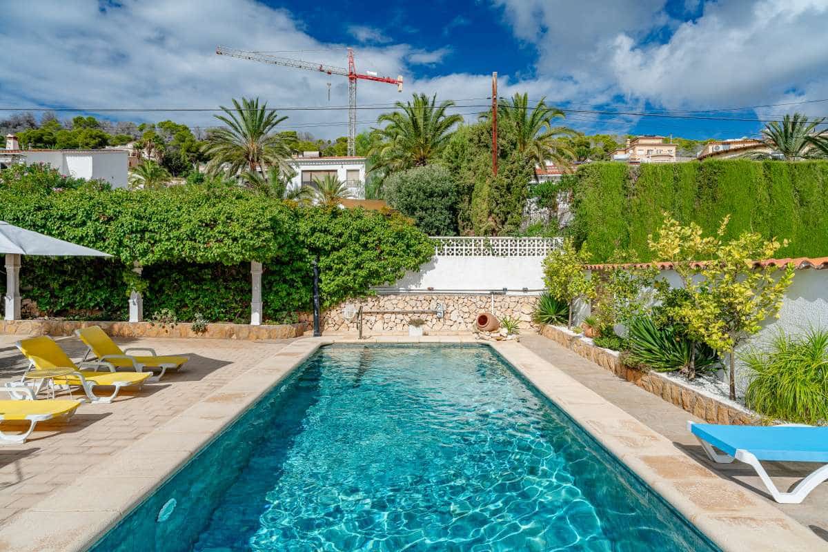3 soveværelse Villa til salg i Calpe / Calp med swimmingpool - € 849.000 (Ref: 10165572)